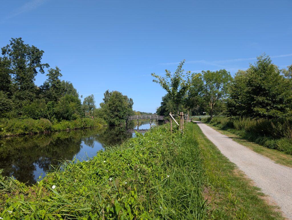 Radweg am Kanal